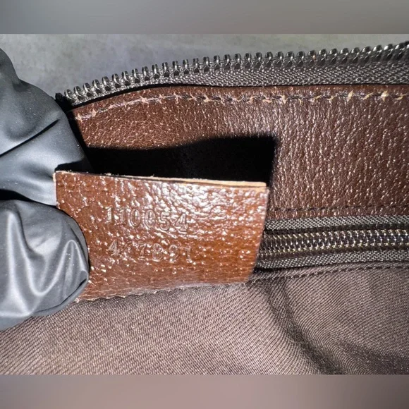 Gucci Vintage Monogram Flat Messenger Bag, Unisex. - Picture 11 of 15